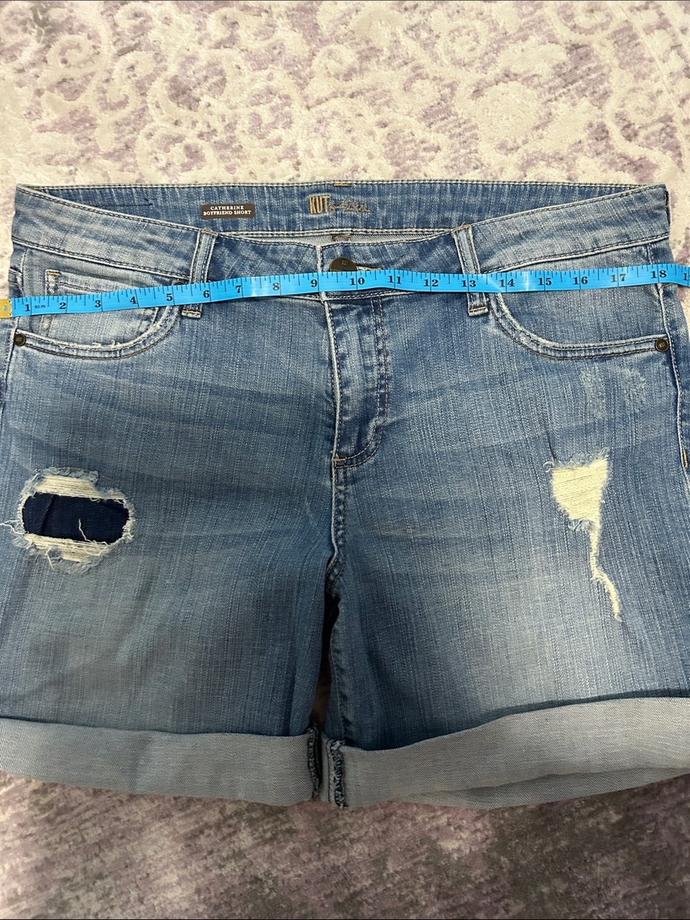KUT FROM THE KLOTH Classic Blue Distressed Denim Shorts - Women 12 - Picture 6 of 11